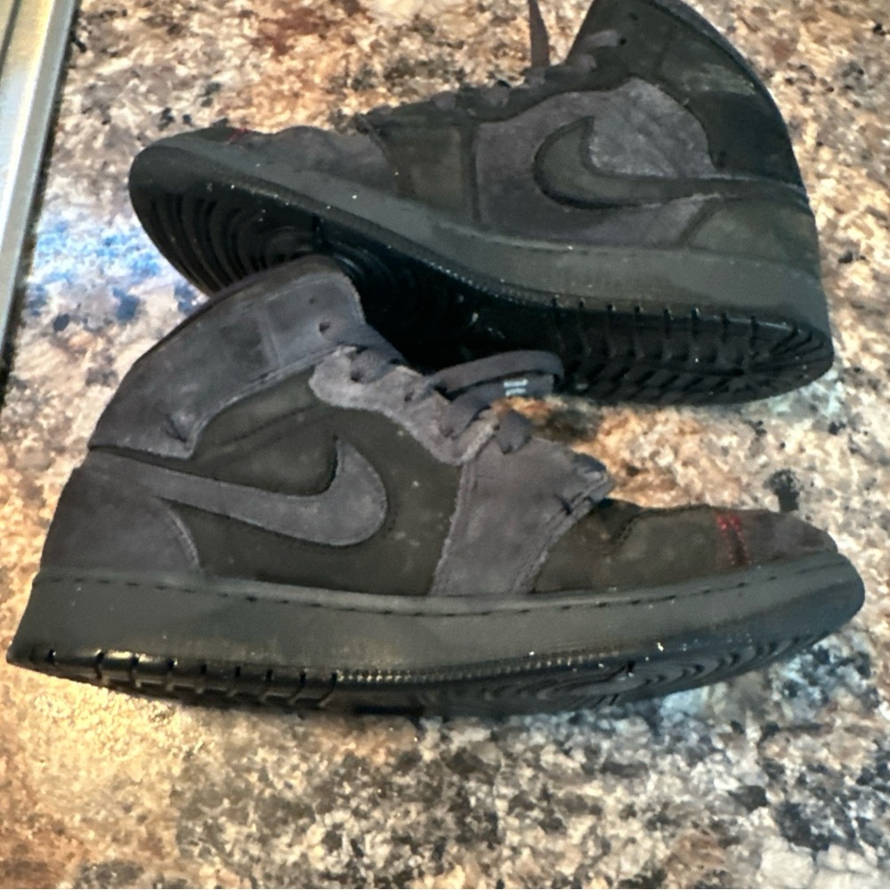 2023 Nike Air Jordan Retro 1 Mid SE Craft FQ7742-001 Youth Size 6Y - Picture 3 of 6